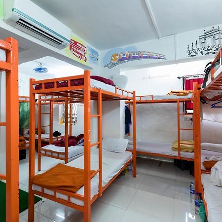 فندق Mumbai Backpackers,Airport المظهر الخارجي الصورة