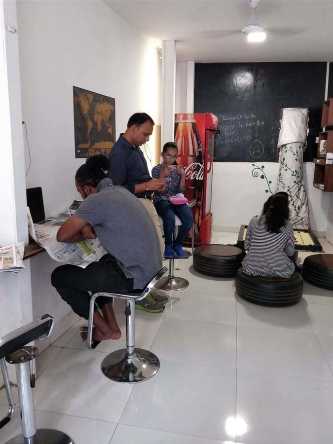 فندق Mumbai Backpackers,Airport المظهر الخارجي الصورة